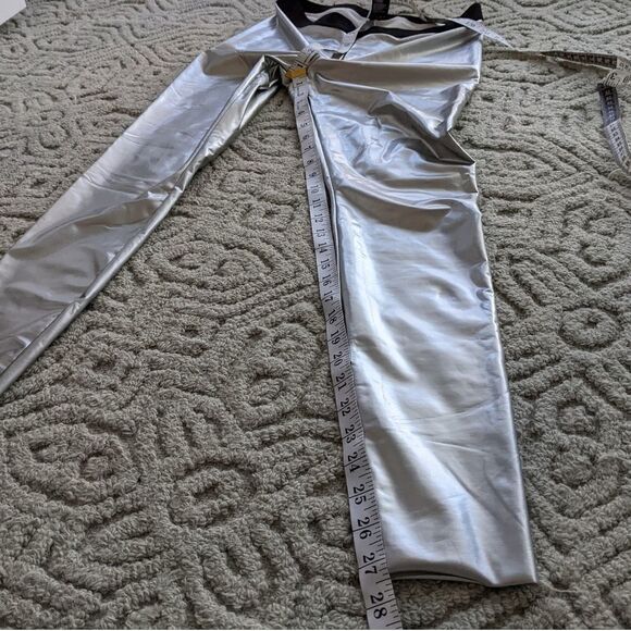 HUE Metallic silver leggings pants size Small @L1 - Picture 6 of 10